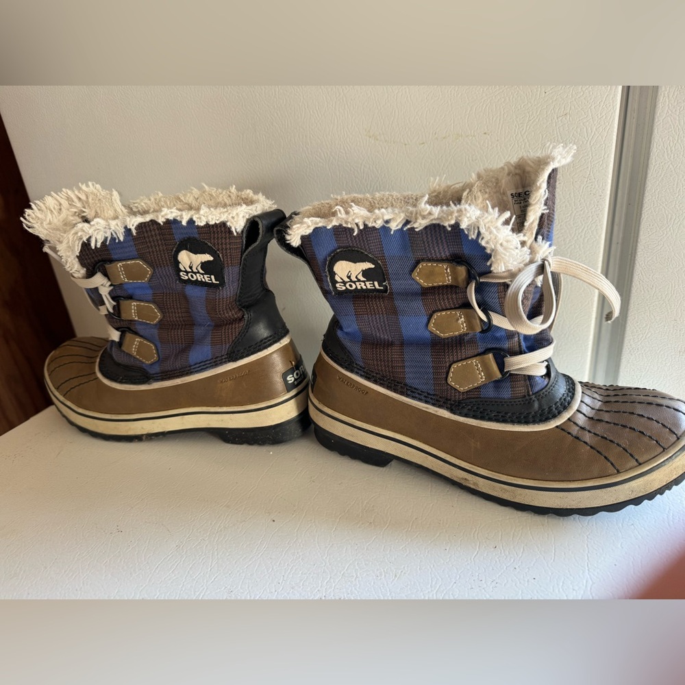 Women’s size 7 Sorel snowboots